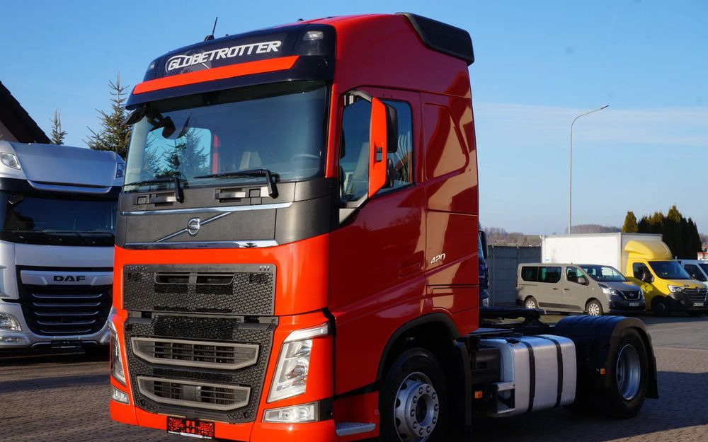 Volvo FH 4 EURO 6 GLOBETROTTER NISKI PRZEBIEG PEŁEN SERWIS - Dragbil: bild 2 Volvo FH 4 EURO 6 GLOBETROTTER NISKI PRZEBIEG PEŁEN SERWIS - Dragbil: bild 2