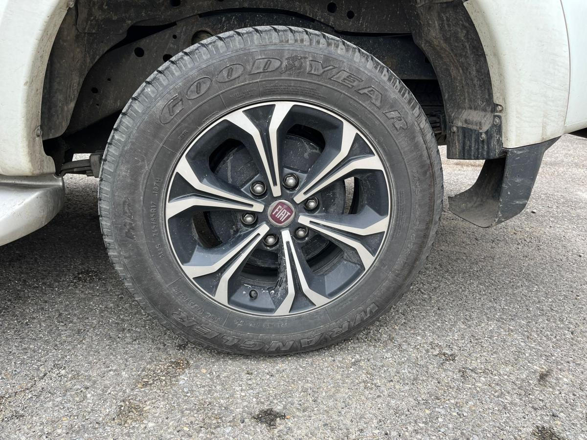 Pickup FIAT Véhicule utilitaire Pickup FULLBACK 4X4: bild 12