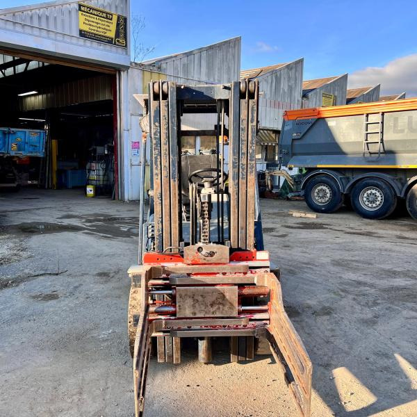 KOMATSU Chariot élévateur à gaz FG25T-11E (AVEC PINCE) - Gasoltruck: bild 5 KOMATSU Chariot élévateur à gaz FG25T-11E (AVEC PINCE) - Gasoltruck: bild 5