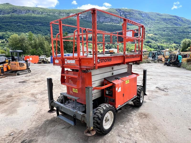 Snorkel S3370RT NACELLE CISEAUX 12M 4X4 DIESEL - Saxlift: bild 5 Snorkel S3370RT NACELLE CISEAUX 12M 4X4 DIESEL - Saxlift: bild 5