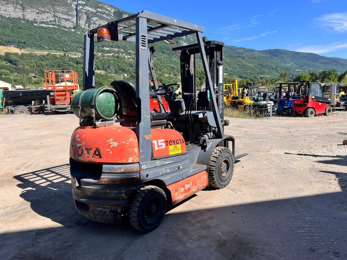 Toyota 426 FGF15 CHARIOT ELEVATEUR A GAZ 1,5T 4,3m - Gasoltruck: bild 3 Toyota 426 FGF15 CHARIOT ELEVATEUR A GAZ 1,5T 4,3m - Gasoltruck: bild 3