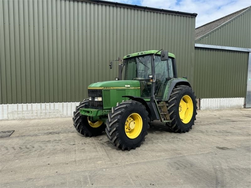 John Deere 6800 Tractor  - Traktor: bild 1 John Deere 6800 Tractor  - Traktor: bild 1