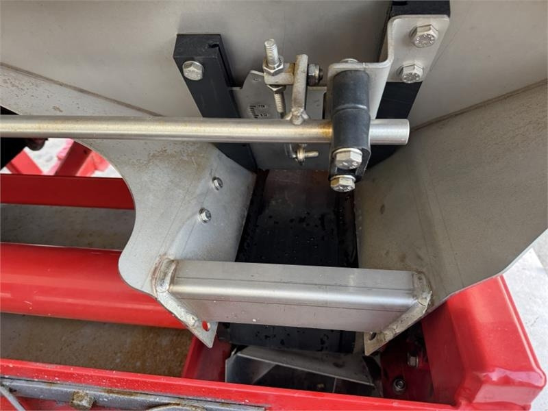 Leasa Krm F2 3000 Fert Spreader Krm F2 3000 Fert Spreader: bild 13 Leasa Krm F2 3000 Fert Spreader Krm F2 3000 Fert Spreader: bild 13