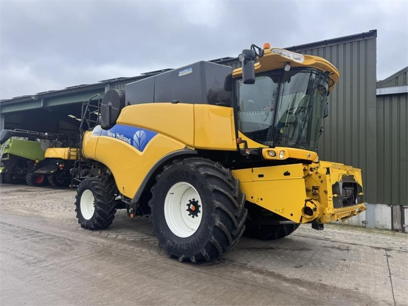 New Holland CR 9070 Narrow Body c/w 30ft Header - Tillbehör för skördemaskin: bild 3 New Holland CR 9070 Narrow Body c/w 30ft Header - Tillbehör för skördemaskin: bild 3