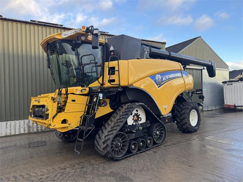 New Holland CR9070 c/w 30ft Varifeed Header - Tillbehör för skördemaskin: bild 1 New Holland CR9070 c/w 30ft Varifeed Header - Tillbehör för skördemaskin: bild 1