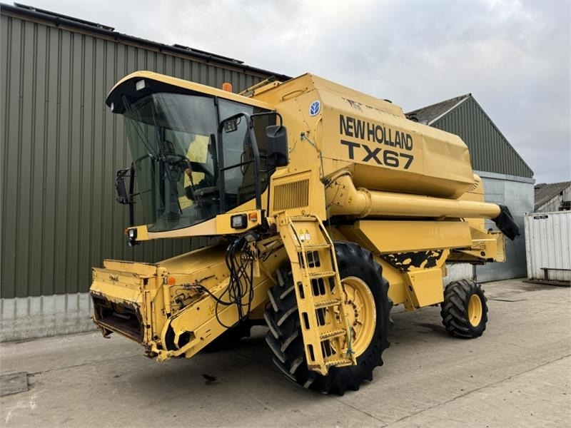 New Holland TX67 c/w 20ft Header - Tillbehör för skördemaskin: bild 3 New Holland TX67 c/w 20ft Header - Tillbehör för skördemaskin: bild 3