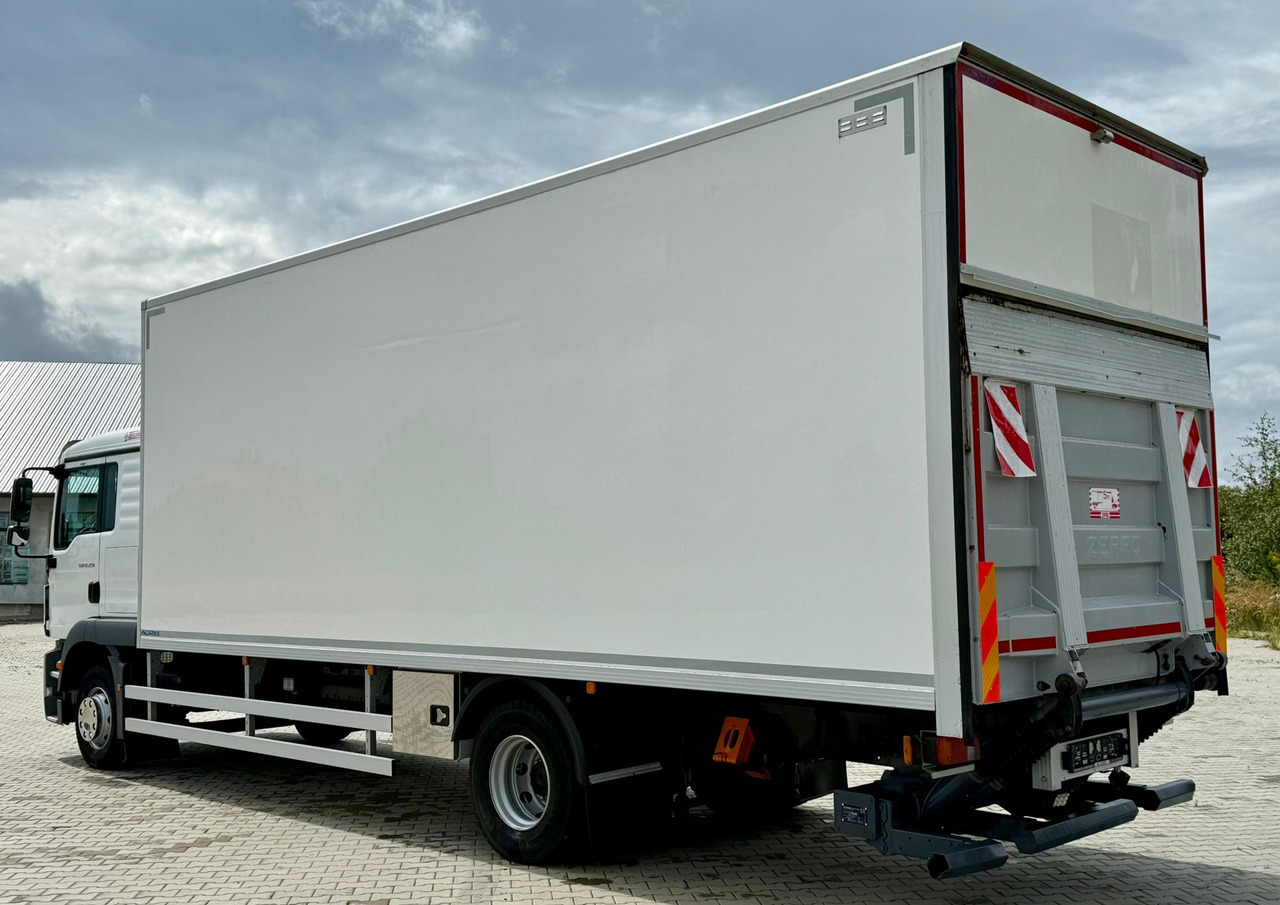 MAN TGM 12.250 / TGL / IZOTERMA / WINDA / 18 EUROPALET / SYPIALKA / 2018 - Isotermiska lastbil: bild 3 MAN TGM 12.250 / TGL / IZOTERMA / WINDA / 18 EUROPALET / SYPIALKA / 2018 - Isotermiska lastbil: bild 3