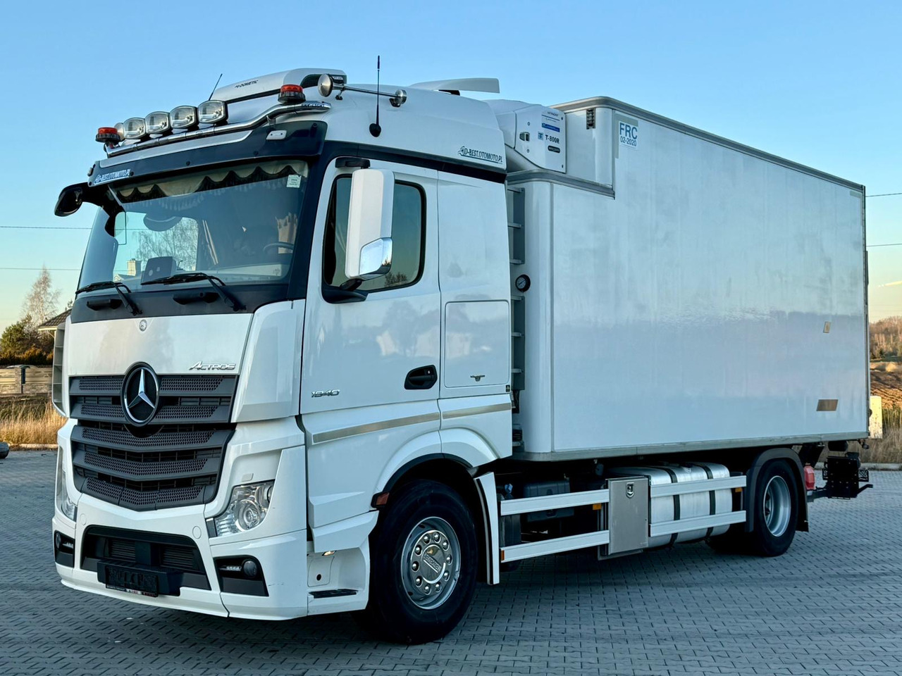 MERCEDES-BENZ ACTROS 1840 / CHŁODNIA / WINDA / 15 EUROPALET / 6.10 M DŁUGOŚCI / DUŻA KABINA / AUTOMAT / SPROWADZONY / SERWISOWANY / EURO 6 - Kylbil lastbil: bild 2 MERCEDES-BENZ ACTROS 1840 / CHŁODNIA / WINDA / 15 EUROPALET / 6.10 M DŁUGOŚCI / DUŻA KABINA / AUTOMAT / SPROWADZONY / SERWISOWANY / EURO 6 - Kylbil lastbil: bild 2