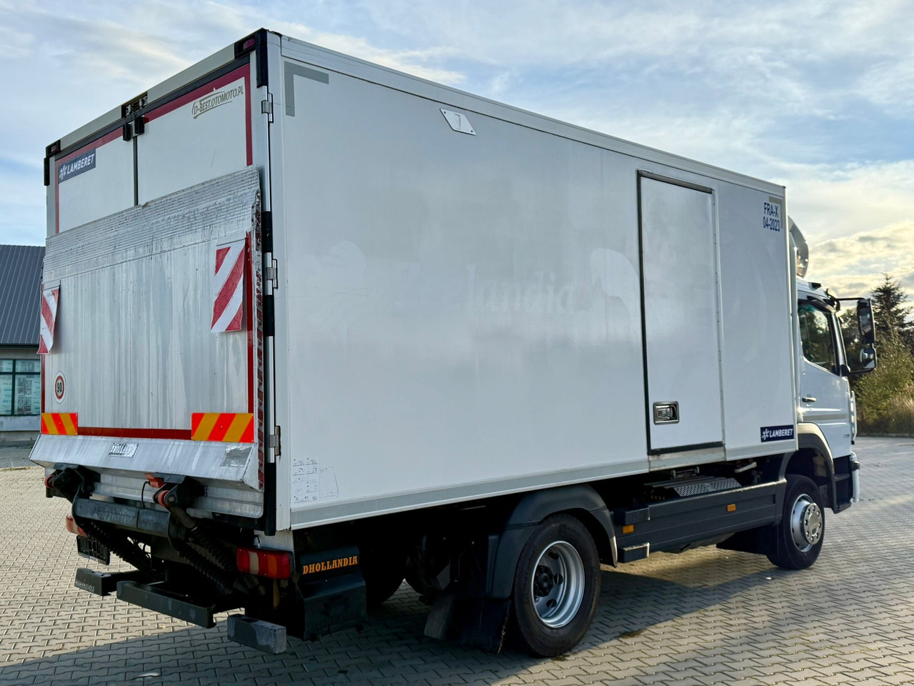 MERCEDES-BENZ ATEGO 1218 / CHŁODNIA / IZOTERMA / WINDA / 5.10 M DŁUGOŚCI / LAMBERET / AUTOMAT / 2017 ROK / 410 TYŚ KM - Kylbil lastbil: bild 3 MERCEDES-BENZ ATEGO 1218 / CHŁODNIA / IZOTERMA / WINDA / 5.10 M DŁUGOŚCI / LAMBERET / AUTOMAT / 2017 ROK / 410 TYŚ KM - Kylbil lastbil: bild 3