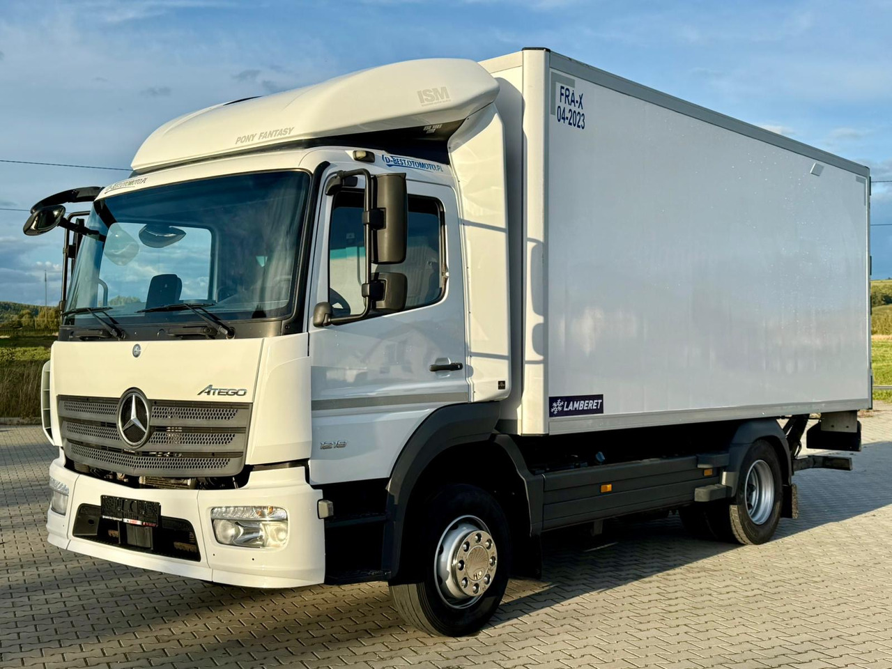 MERCEDES-BENZ ATEGO 1218 / CHŁODNIA / IZOTERMA / WINDA / 5.10 M DŁUGOŚCI / LAMBERET / AUTOMAT / 2017 ROK / 410 TYŚ KM - Kylbil lastbil: bild 2 MERCEDES-BENZ ATEGO 1218 / CHŁODNIA / IZOTERMA / WINDA / 5.10 M DŁUGOŚCI / LAMBERET / AUTOMAT / 2017 ROK / 410 TYŚ KM - Kylbil lastbil: bild 2