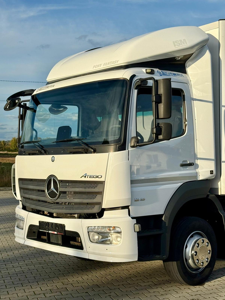 Kylbil lastbil MERCEDES-BENZ ATEGO 1218 / CHŁODNIA / IZOTERMA / WINDA / 5.10 M DŁUGOŚCI / LAMBERET / AUTOMAT / 2017 ROK / 410 TYŚ KM: bild 12 Kylbil lastbil MERCEDES-BENZ ATEGO 1218 / CHŁODNIA / IZOTERMA / WINDA / 5.10 M DŁUGOŚCI / LAMBERET / AUTOMAT / 2017 ROK / 410 TYŚ KM: bild 12