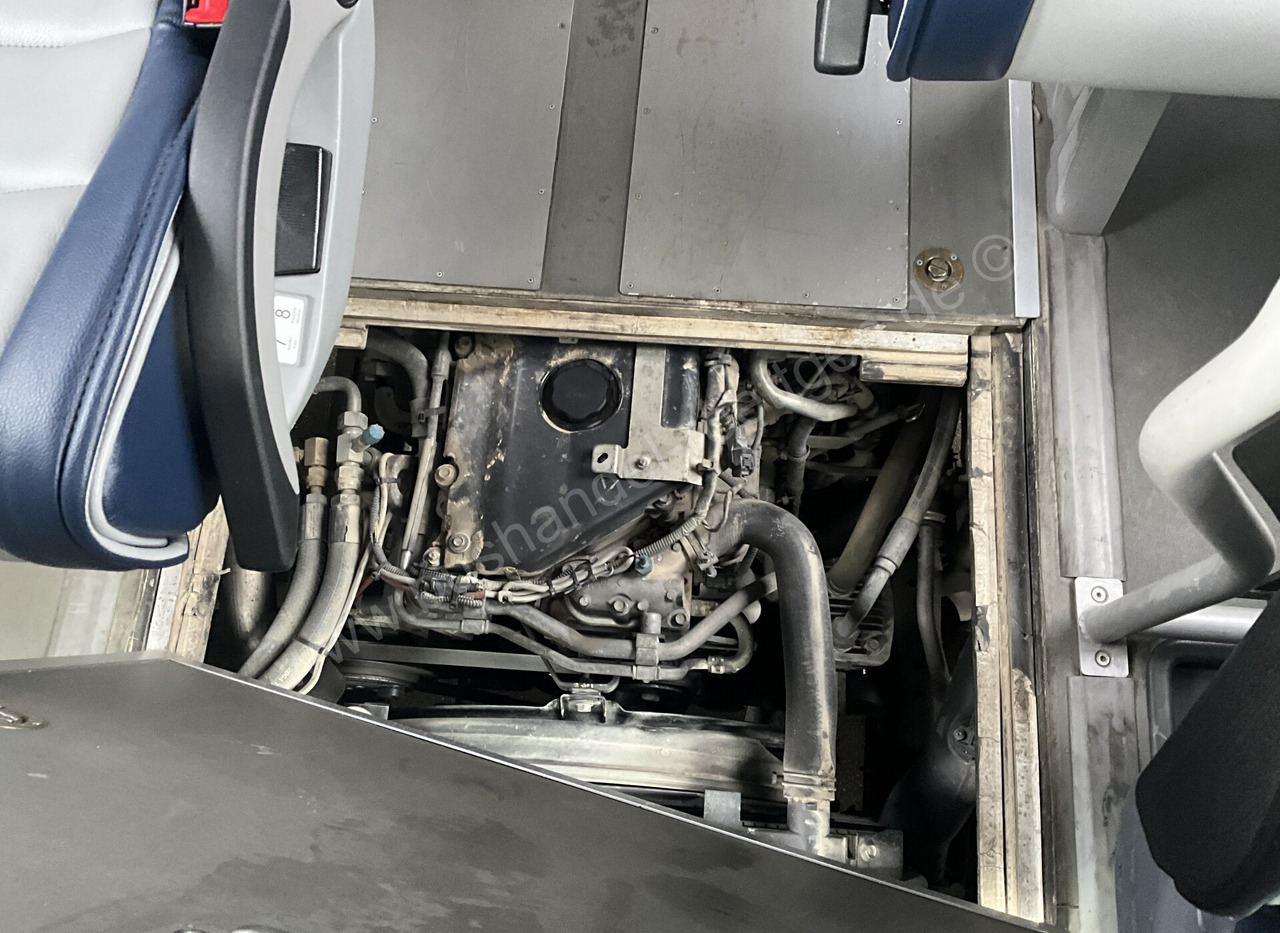 Förortsbuss Isuzu Nova: bild 16