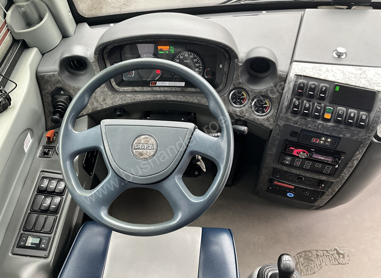 Förortsbuss Isuzu Nova: bild 20