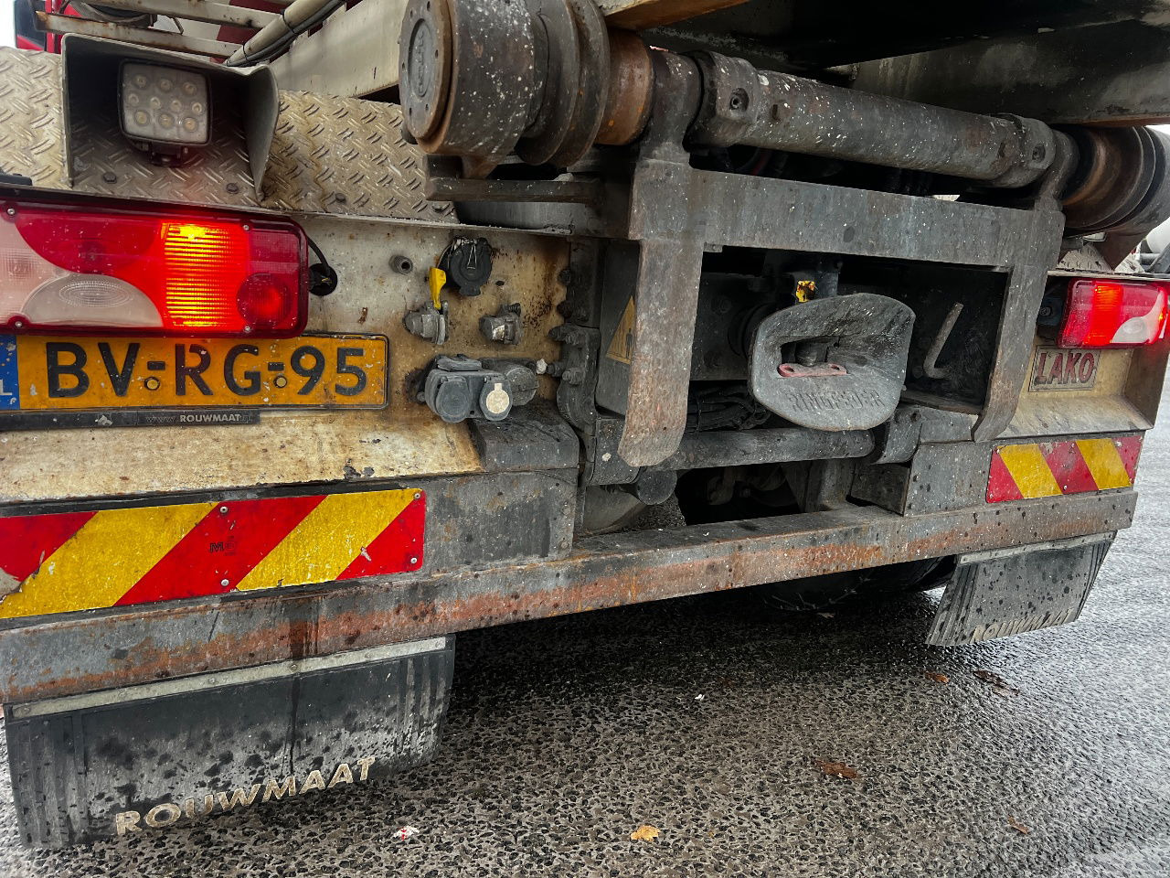 Scania G420 8x4 Liebherr 10m3 mixer met eigen motor - Betongbil: bild 5 Scania G420 8x4 Liebherr 10m3 mixer met eigen motor - Betongbil: bild 5