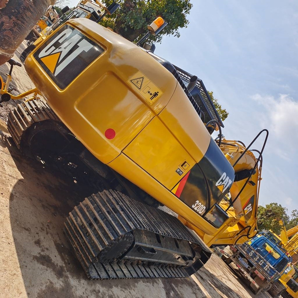 CAT 320 D2 - Bandgrävare: bild 4 CAT 320 D2 - Bandgrävare: bild 4