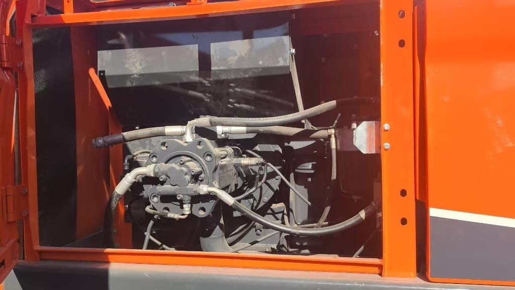 Bandgrävare Doosan DX 225 LC-9C: bild 8