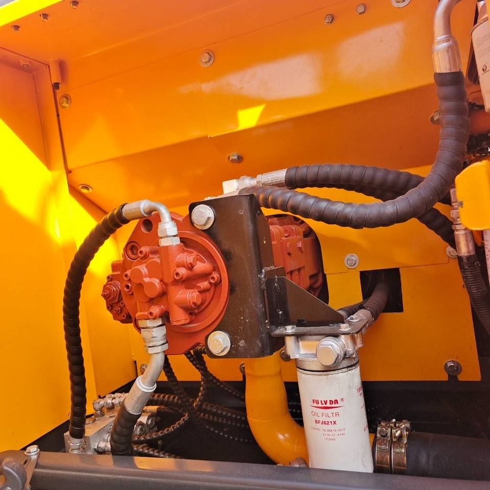 Hyundai 220LC-9T - Bandgrävare: bild 3 Hyundai 220LC-9T - Bandgrävare: bild 3