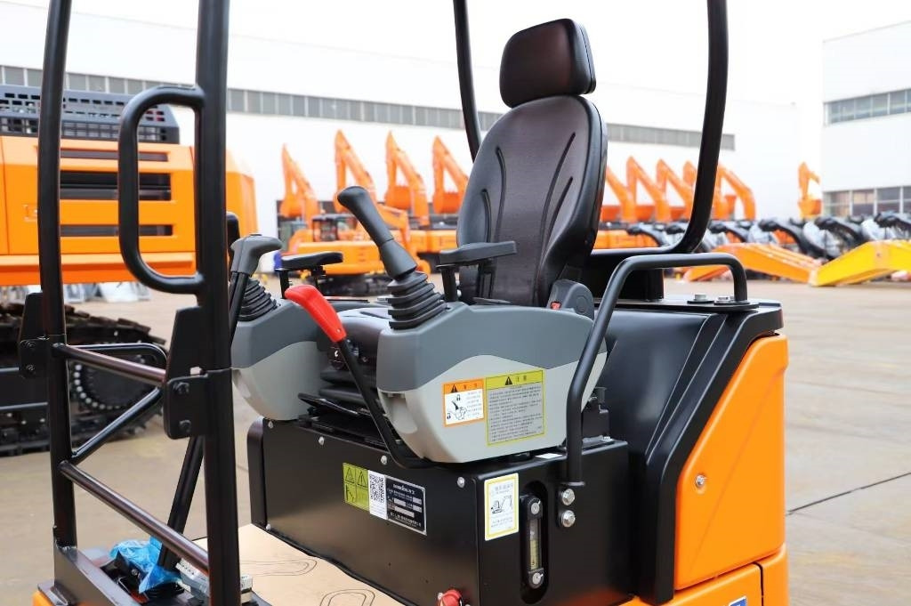 Lonking LG 6018 BRAND NEW MACHINE - Bandgrävare: bild 5 Lonking LG 6018 BRAND NEW MACHINE - Bandgrävare: bild 5