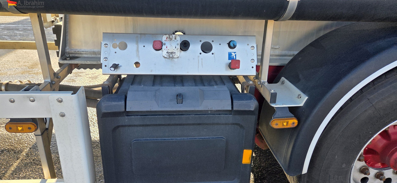 Feldbinder EUT 40.3 Liftachse, Scheibenbremse Topzustand | einsatzbereit - Bulktrailer: bild 3 Feldbinder EUT 40.3 Liftachse, Scheibenbremse Topzustand | einsatzbereit - Bulktrailer: bild 3