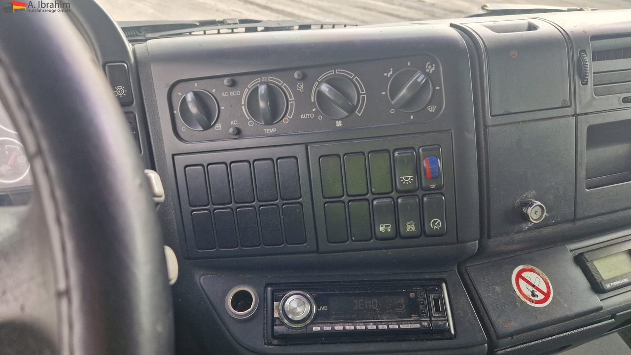 MAN 8.180 Thermokingkühlung - 30 ° sauber, 3. Gang kratzt, voll fahrbereit - Kylbil lastbil: bild 2 MAN 8.180 Thermokingkühlung - 30 ° sauber, 3. Gang kratzt, voll fahrbereit - Kylbil lastbil: bild 2