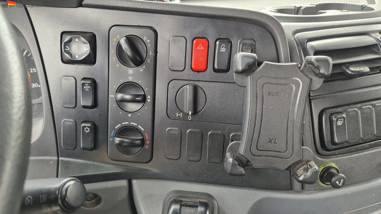 Mercedes-Benz 1833 HIAB Kran, Funk FB Scheckheft gepflegt bei Mercedes - Flakbil, Kranbil: bild 5 Mercedes-Benz 1833 HIAB Kran, Funk FB Scheckheft gepflegt bei Mercedes - Flakbil, Kranbil: bild 5