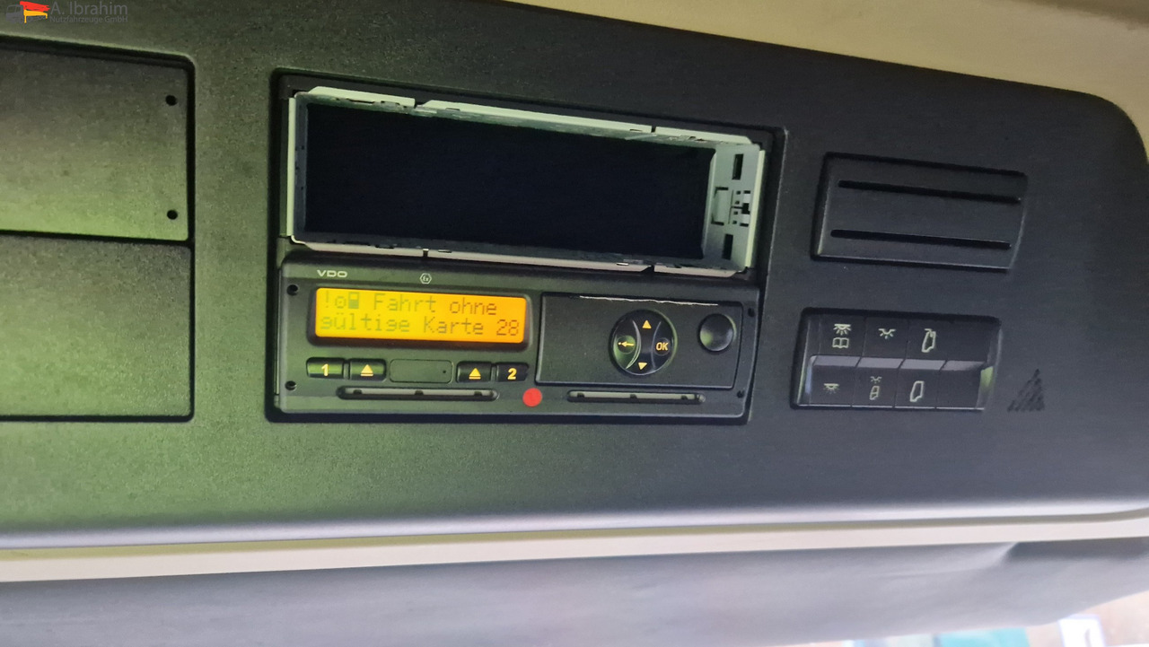 Mercedes-Benz 1845 Retarder Klima, Kühlschrank Edscha, Retarder, LBW, Zustand gut - Kapellbil: bild 4 Mercedes-Benz 1845 Retarder Klima, Kühlschrank Edscha, Retarder, LBW, Zustand gut - Kapellbil: bild 4