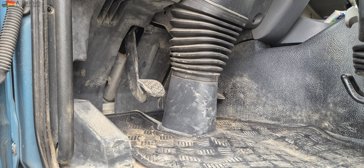 Mercedes-Benz 3241 PM 21-3   Liebherr 7 cbm PUMI Putzmeister Liebherr - Betongbil med pump: bild 4 Mercedes-Benz 3241 PM 21-3   Liebherr 7 cbm PUMI Putzmeister Liebherr - Betongbil med pump: bild 4