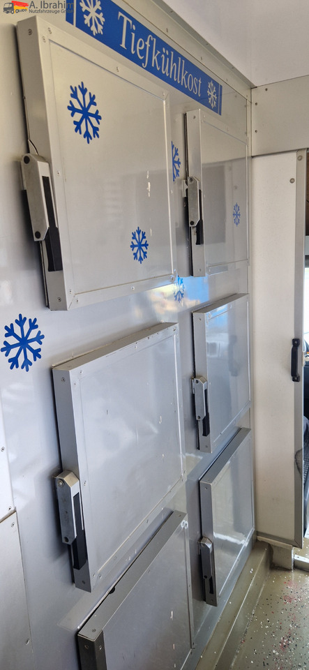 Mercedes-Benz 413 CDI Tiefkühlfächer, autom. Verkaufsklappe Basis ist ok - Kylbil: bild 5 Mercedes-Benz 413 CDI Tiefkühlfächer, autom. Verkaufsklappe Basis ist ok - Kylbil: bild 5