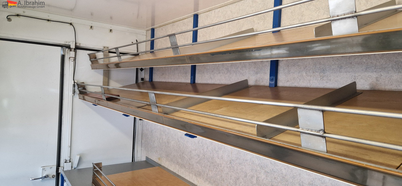 Mercedes-Benz 413 CDI Tiefkühlfächer, autom. Verkaufsklappe Basis ist ok - Kylbil: bild 4 Mercedes-Benz 413 CDI Tiefkühlfächer, autom. Verkaufsklappe Basis ist ok - Kylbil: bild 4