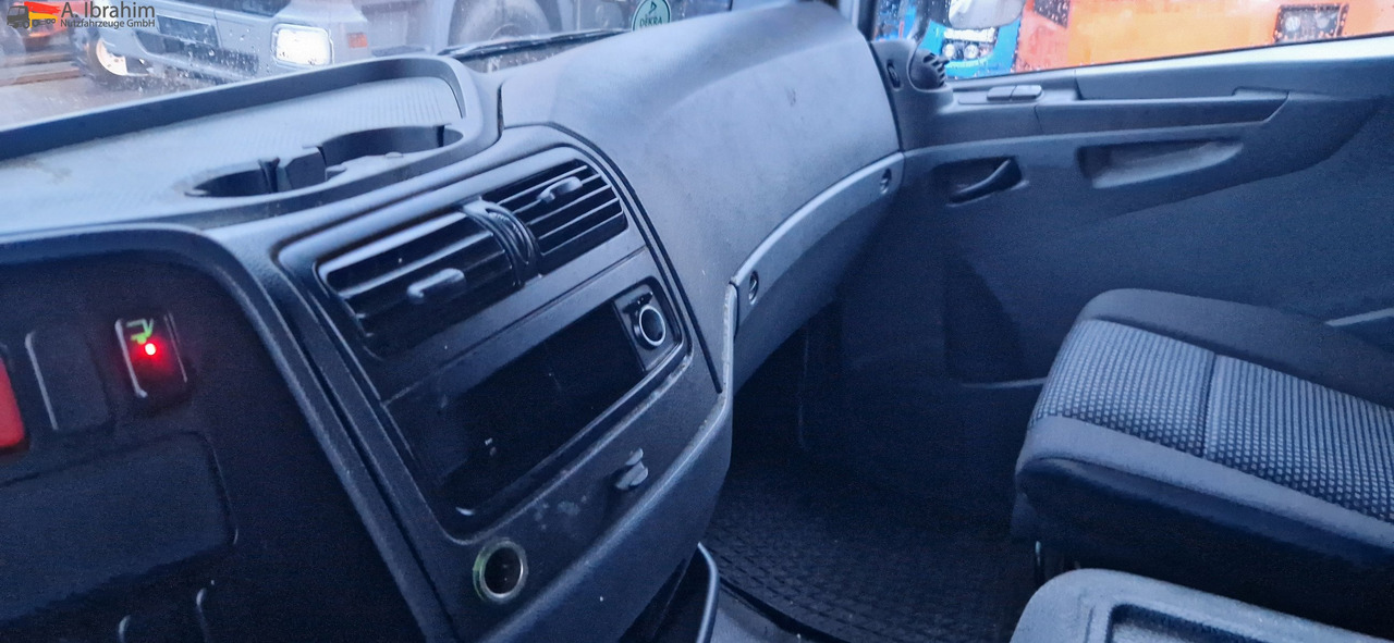 Mercedes-Benz 816 Koffer, LBW - Volymskåp: bild 2 Mercedes-Benz 816 Koffer, LBW - Volymskåp: bild 2