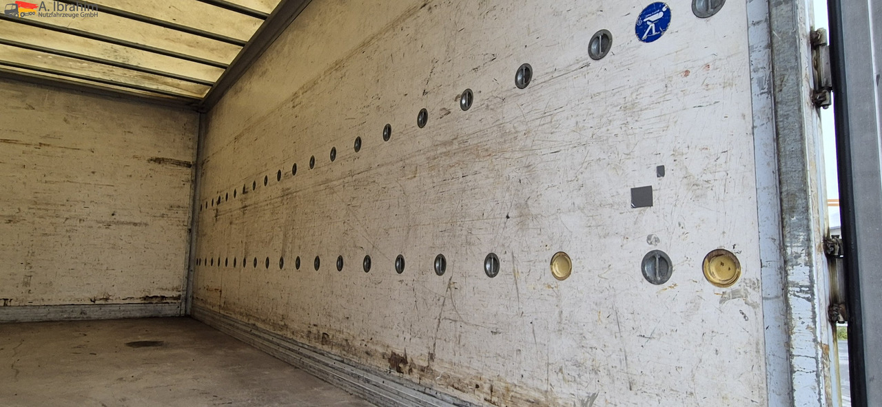 Mercedes-Benz 817 Möbelkoffer - Volymskåp: bild 2 Mercedes-Benz 817 Möbelkoffer - Volymskåp: bild 2