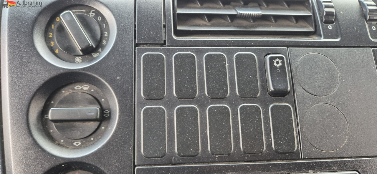 Mercedes-Benz Atego 823 LBW | Radstand 4900 mm | 7.2 m Pritsche Klima | 3 Pedals - Transportbil med kapell: bild 2 Mercedes-Benz Atego 823 LBW | Radstand 4900 mm | 7.2 m Pritsche Klima | 3 Pedals - Transportbil med kapell: bild 2