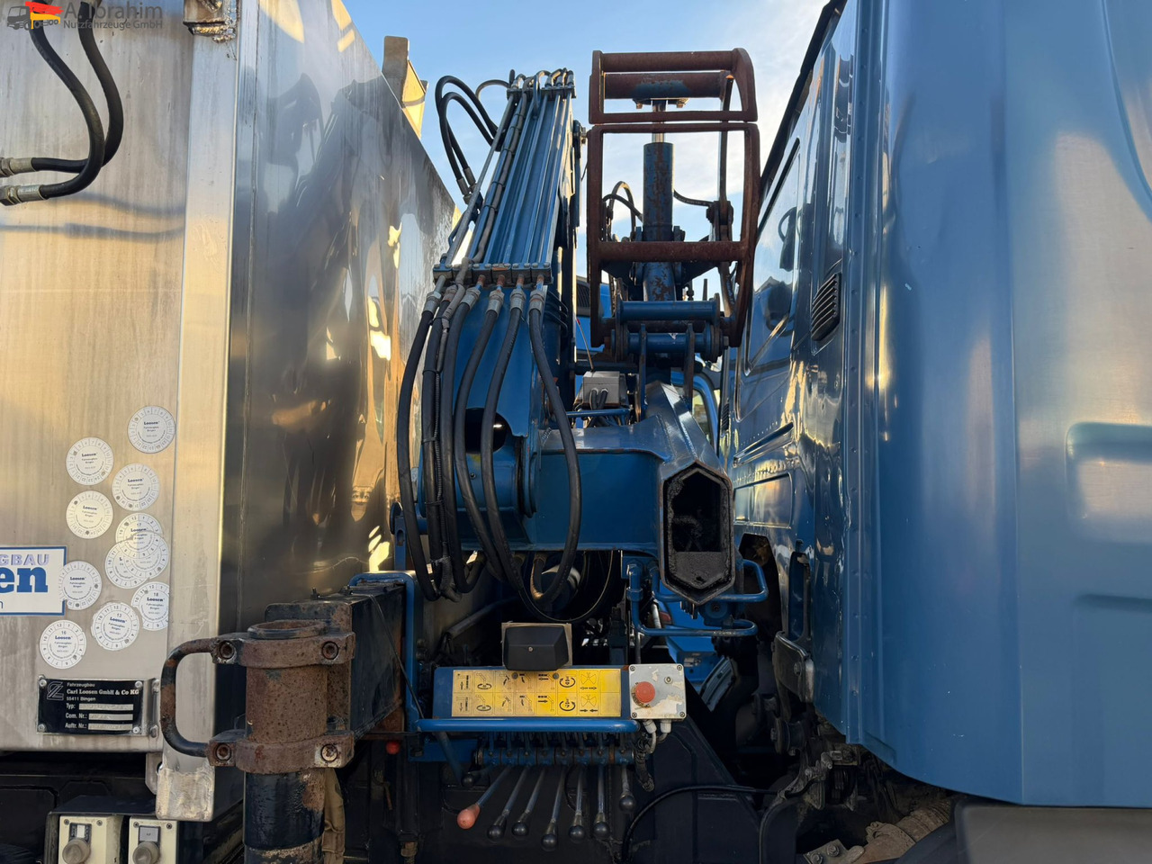 Scania B4X2 Edelstahlkipper für Tierkörperbeseitigung Kran MKG - Sopbil: bild 5 Scania B4X2 Edelstahlkipper für Tierkörperbeseitigung Kran MKG - Sopbil: bild 5