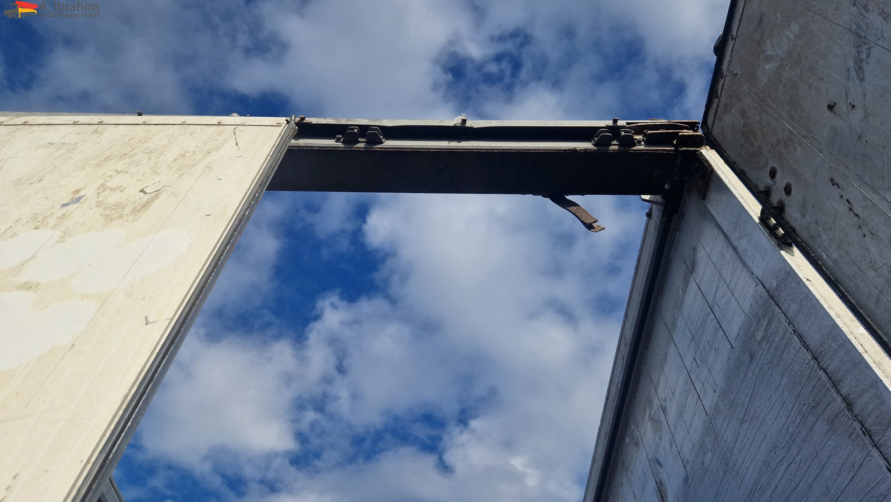 Schmitz SW 24 Schubboden, Liftachse,Ersatzradhalterung Kabelfernbedienung, Trichter - Moving floor semitrailer: bild 4 Schmitz SW 24 Schubboden, Liftachse,Ersatzradhalterung Kabelfernbedienung, Trichter - Moving floor semitrailer: bild 4