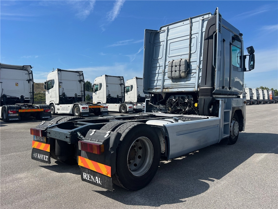 Renault AE 440 / MANUAL GEARBOX - Dragbil: bild 4 Renault AE 440 / MANUAL GEARBOX - Dragbil: bild 4