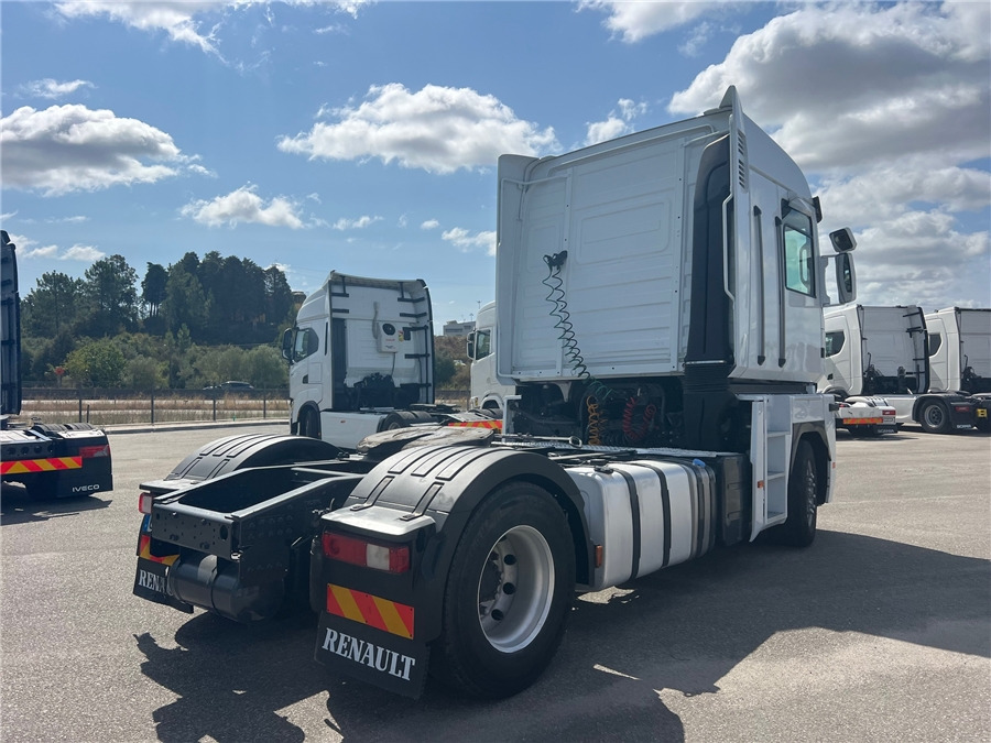 Renault AE 440 - Dragbil: bild 4 Renault AE 440 - Dragbil: bild 4