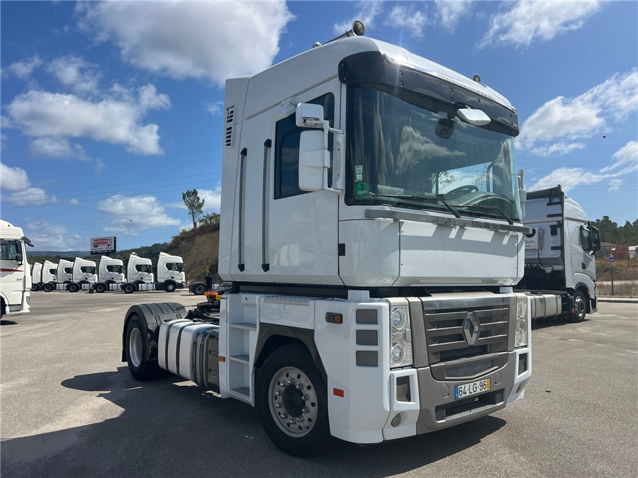 Renault AE 440 - Dragbil: bild 3 Renault AE 440 - Dragbil: bild 3