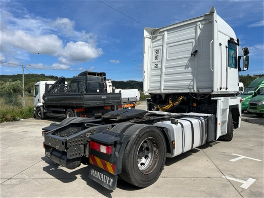 Renault AE 480 - Dragbil: bild 3 Renault AE 480 - Dragbil: bild 3