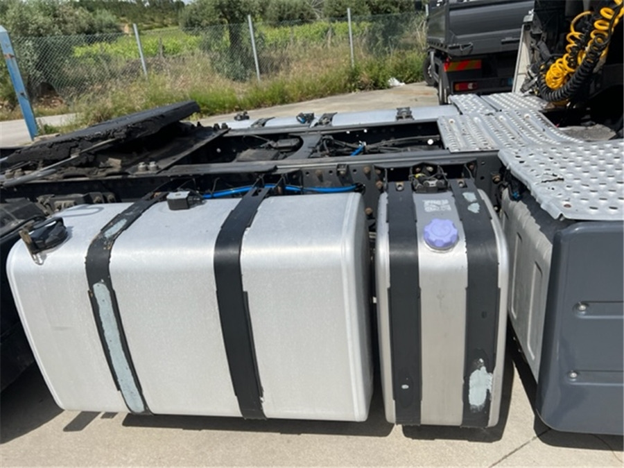 Dragbil Renault AE 480: bild 10