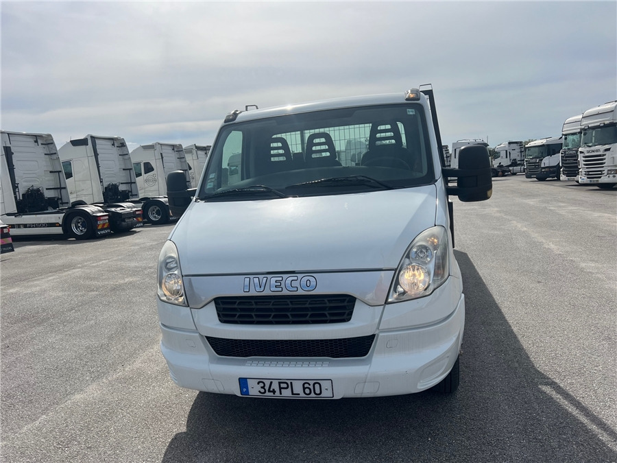 Iveco 35C17 - Transportbil med flak: bild 2 Iveco 35C17 - Transportbil med flak: bild 2