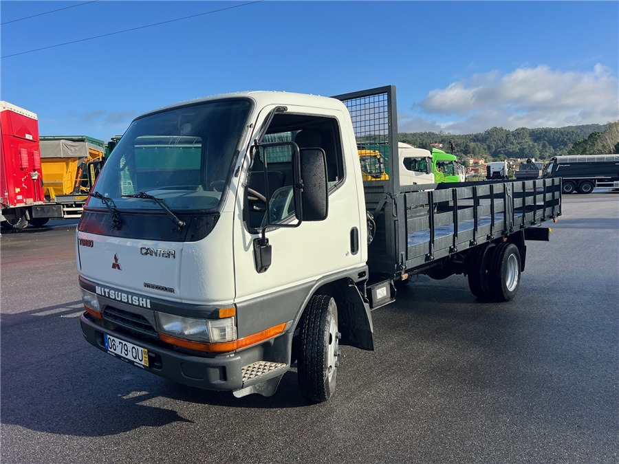 Mitsubishi - Transportbil med flak: bild 1 Mitsubishi - Transportbil med flak: bild 1