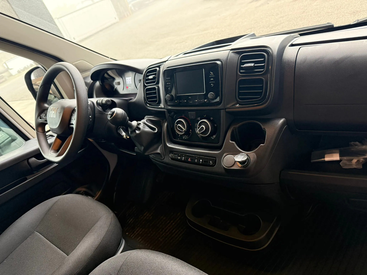 FIAT DUCATO MAXI L4 SERIE 9 - Transportbil med flak: bild 2 FIAT DUCATO MAXI L4 SERIE 9 - Transportbil med flak: bild 2