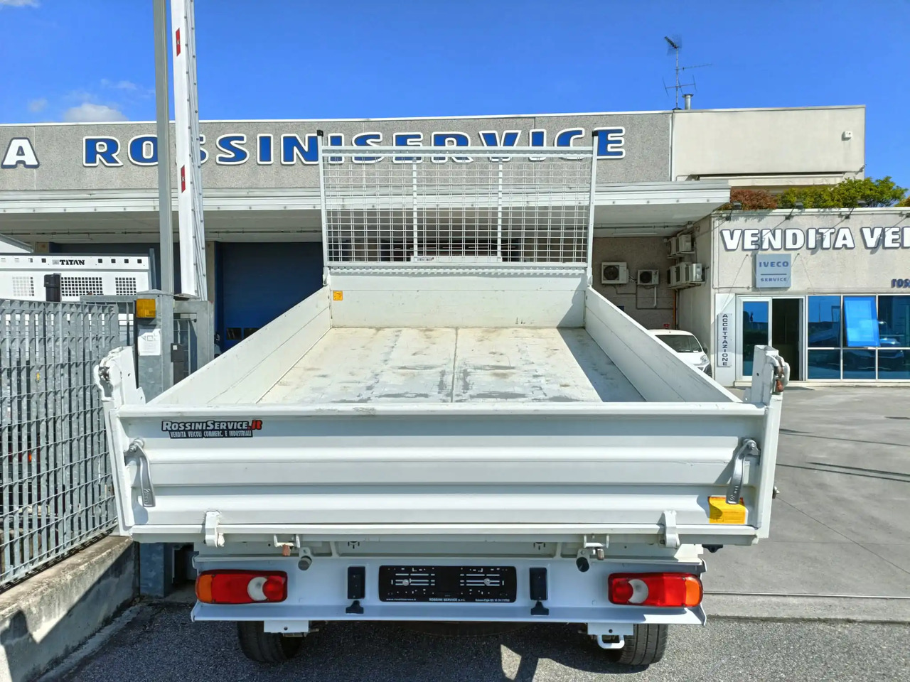 FIAT DUCATO RIBALTABILE 130 CV - Transportbil med tippflak: bild 4 FIAT DUCATO RIBALTABILE 130 CV - Transportbil med tippflak: bild 4