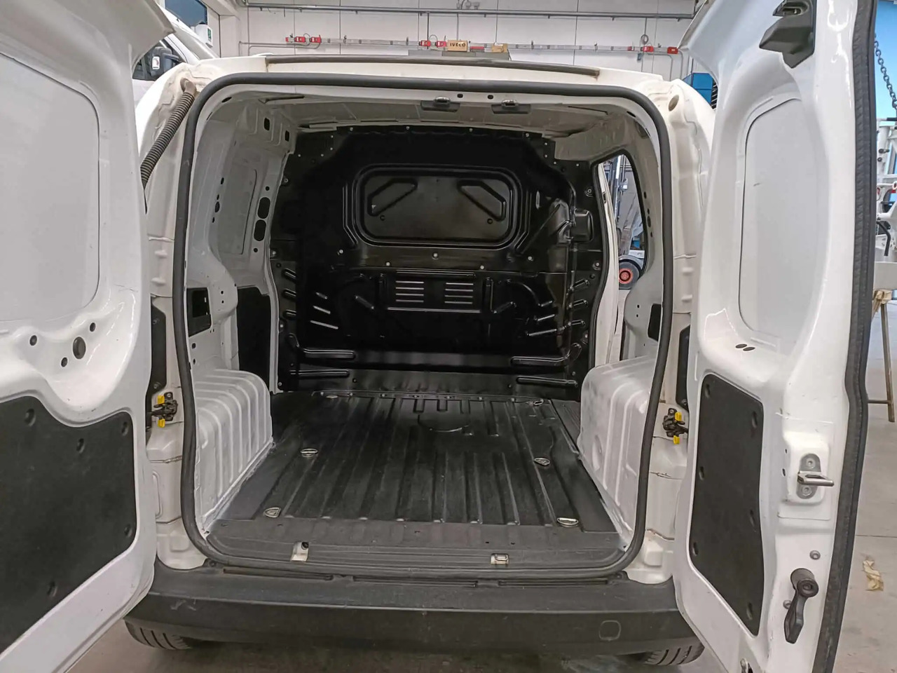 FIAT FIORINO SX - Skåpbil: bild 4 FIAT FIORINO SX - Skåpbil: bild 4