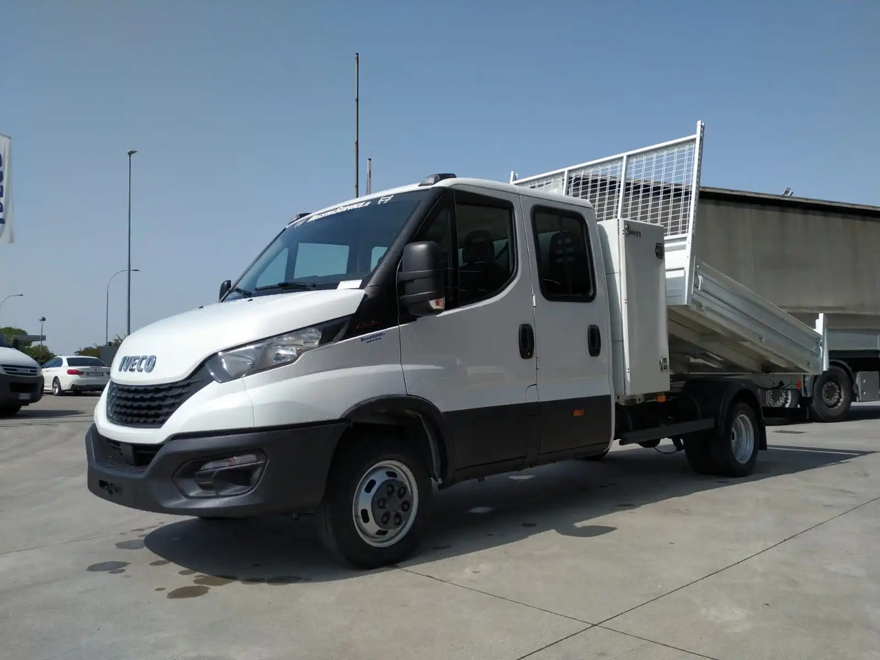 IVECO DAILY 35C16 6 POSTI 3000 CC - Transportbil med tippflak: bild 4 IVECO DAILY 35C16 6 POSTI 3000 CC - Transportbil med tippflak: bild 4