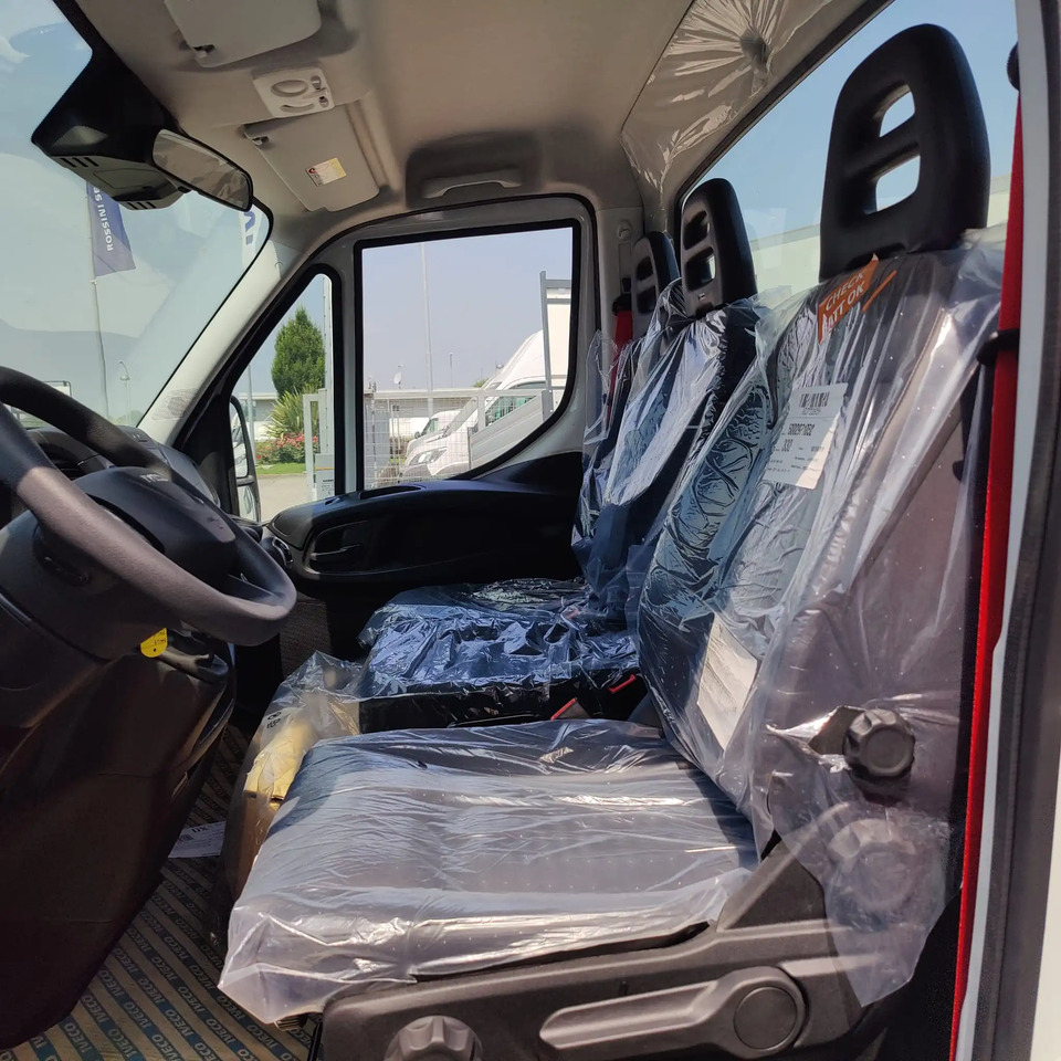 IVECO DAILY 35C16 MOD. 2025 RIBALTABILE TRILATERALE - Transportbil med tippflak: bild 2 IVECO DAILY 35C16 MOD. 2025 RIBALTABILE TRILATERALE - Transportbil med tippflak: bild 2