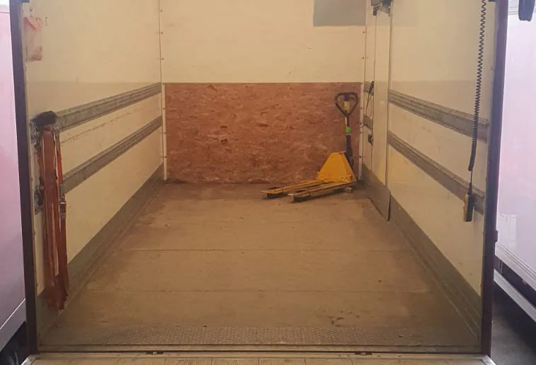 IVECO EUROCARGO 100E18 - Lastbil med skåp: bild 5 IVECO EUROCARGO 100E18 - Lastbil med skåp: bild 5