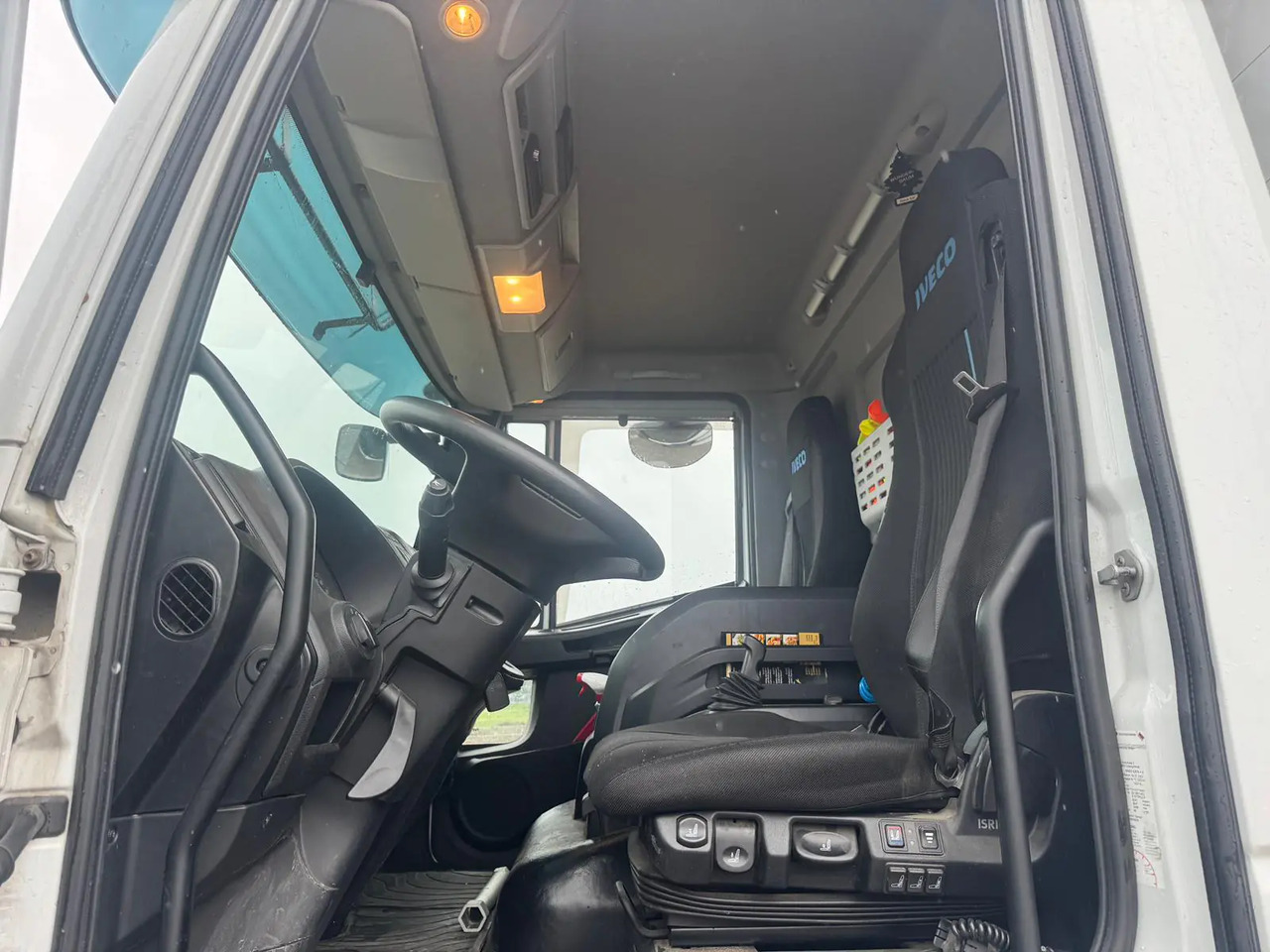 IVECO EUROCARGO 180E32P - Chassi lastbil: bild 2 IVECO EUROCARGO 180E32P - Chassi lastbil: bild 2