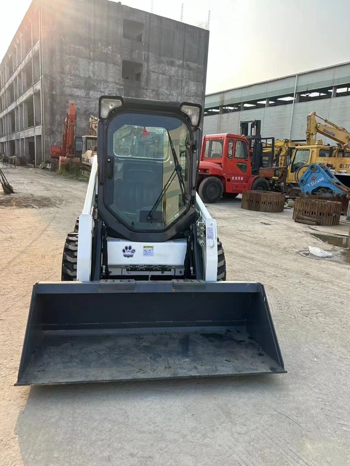 Bobcat S450 - Kompaktlastare/ Slirstyrda lastare: bild 1 Bobcat S450 - Kompaktlastare/ Slirstyrda lastare: bild 1