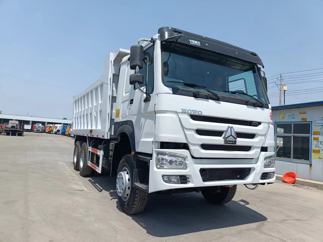 HOWO 371 6X4 - Tippbil lastbil: bild 1 HOWO 371 6X4 - Tippbil lastbil: bild 1